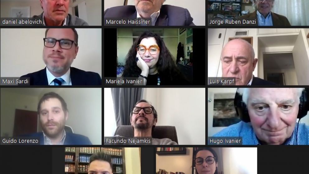 La charla "Fin de Feria, extraordinaria" fue organizada por la agencia de comunicaci�n y manejo de crisis VERBO