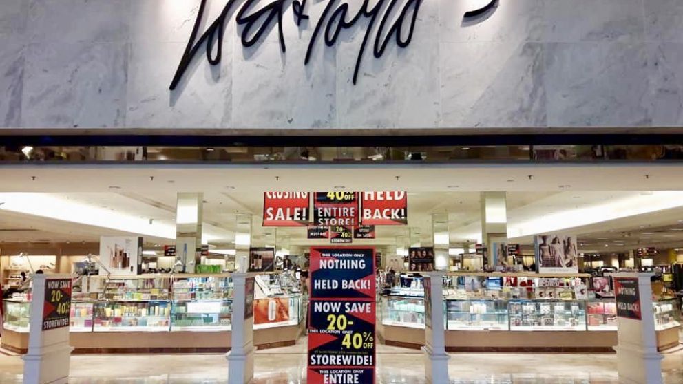 Lord&Taylor presentó quiebra y liquida sus prendas