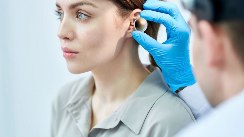 El coronavirus podría alojarse en el oído