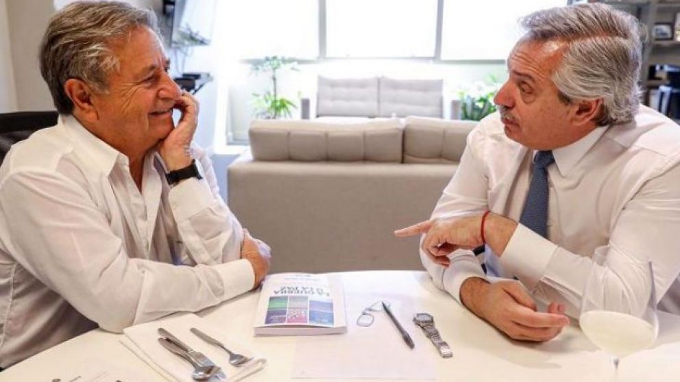 Alberto toma nota de las deserciones que sumará si abraza las banderas de Cristina