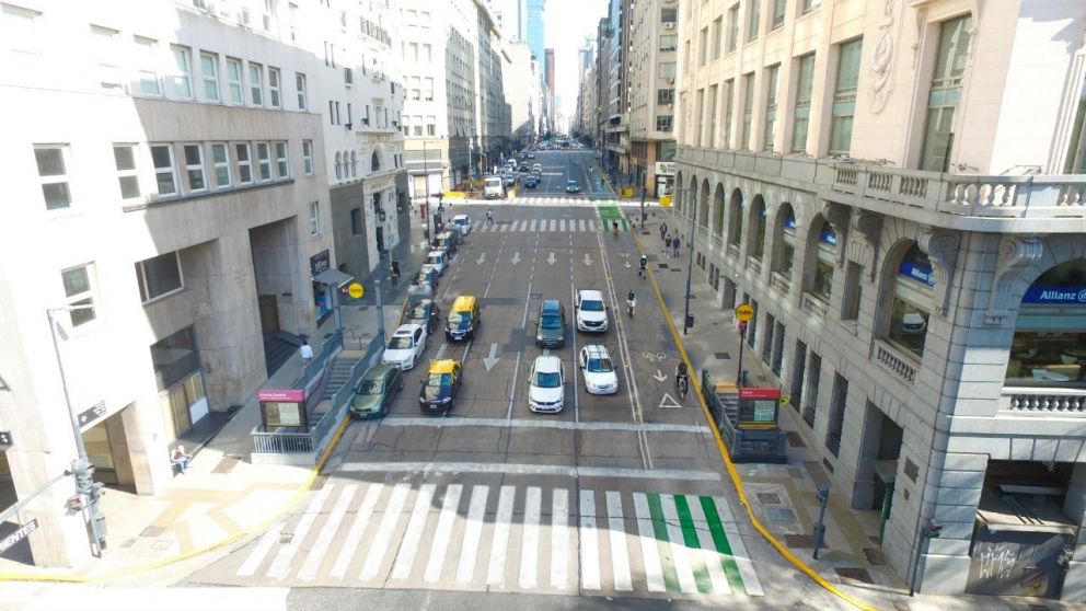 As� quedar� la nueva ciclov�a en el cruce de Corrientes con la avenida Leandro N. Alem