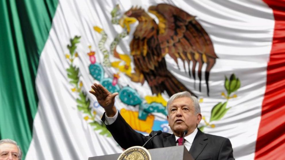 El presidente de México enfrenta una crisis política tras la difusión de un video de corrupción