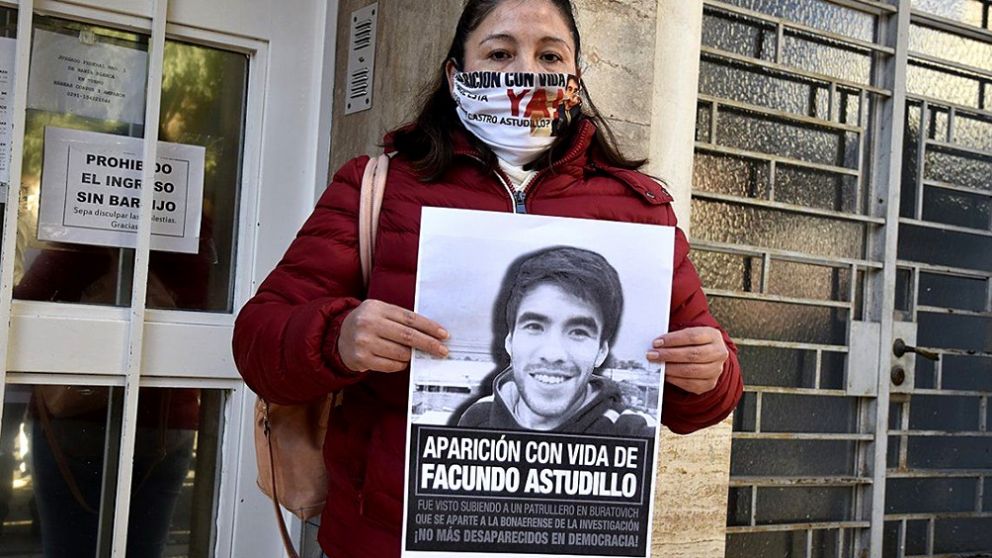 Facundo Astudillo Castro fue visto por �ltima vez el 30 de abril,  luego de ser retenido por la polic�a bonaerense 