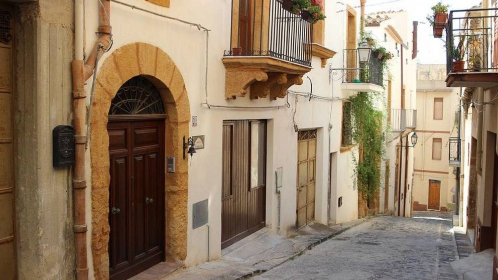 Sambuca lanza la campaña "casas por 2 euros"