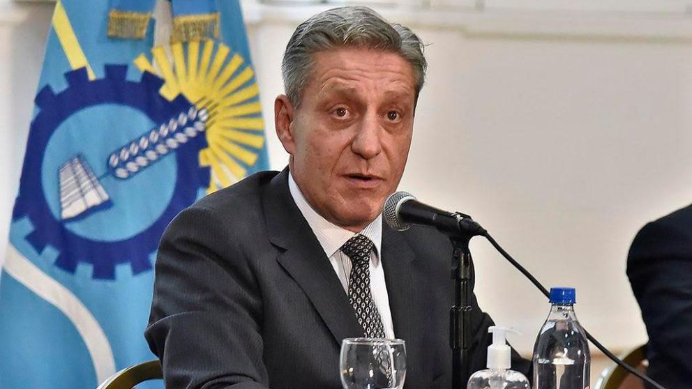 Deudas provinciales: Chubut inició diálogo con acreedores y Santa Fe busca $6.000 M