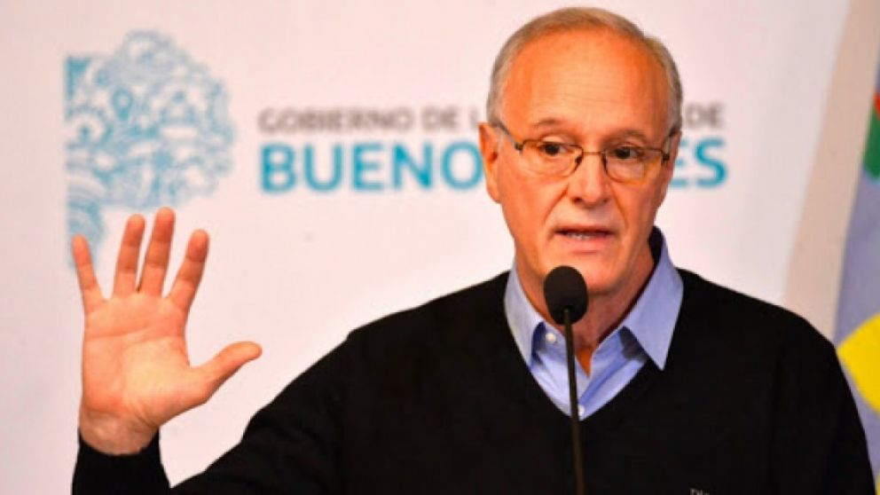 Gollán defendió la gestión argentina de la pandemia