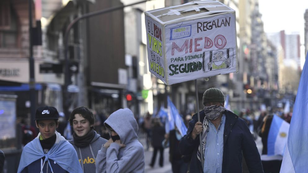 Los manifestantes se congregaron principalmente frente al Obelisco a partir de las 16 horas