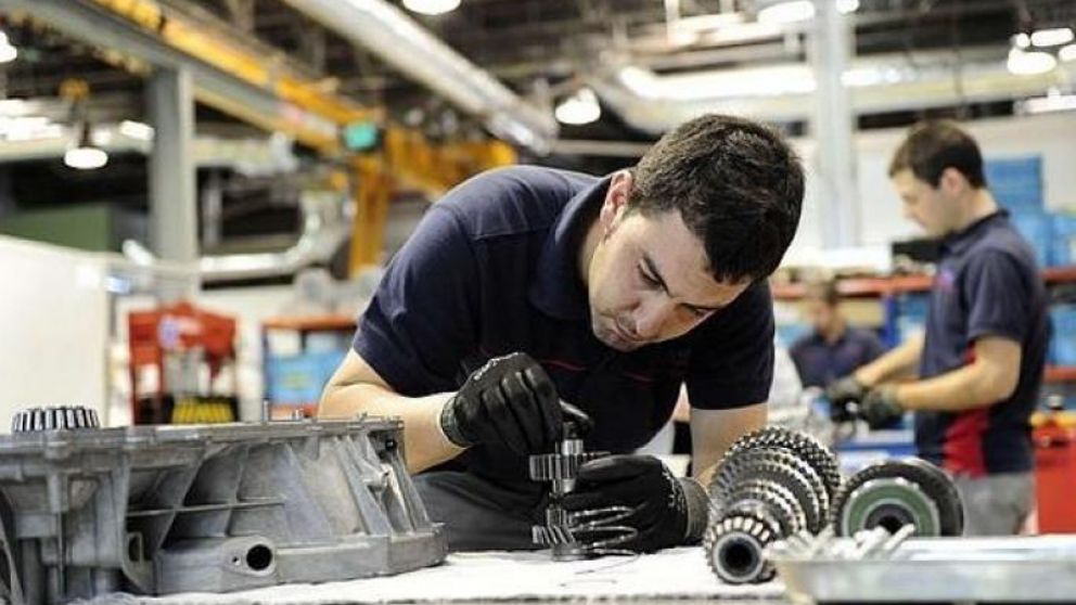 Buscar�n fomentar el empleo junto a la reactivaci�n industrial