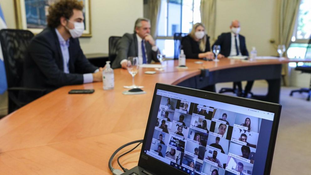 Alberto Fernández habló con los jóvenes industriales de los desafíos de la nueva Argentina