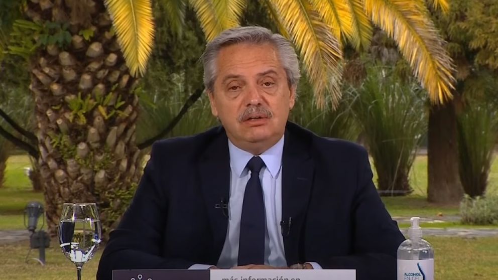 Alberto Fernández, sobre una posible vuelta a las restricciones: "El botón rojo siempre está a mano"