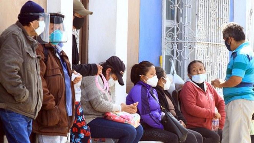 Defensoría del Pueblo del Perú le pidió al gobierno priorizar la salud sobre la economía