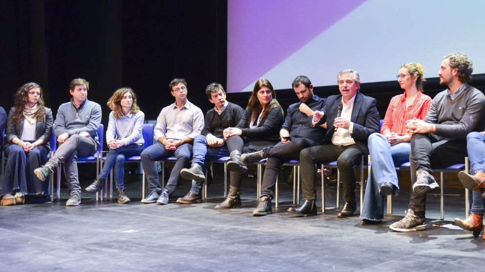 Los equipos técnicos y centros de estudios afines al Gobierno empiezan a delinear programas para la post pandemia