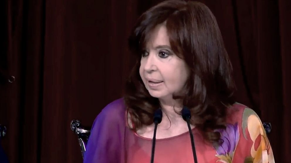 La ex mandataria volvió a opinar en las redes luego de anunciar su demanda contra Google