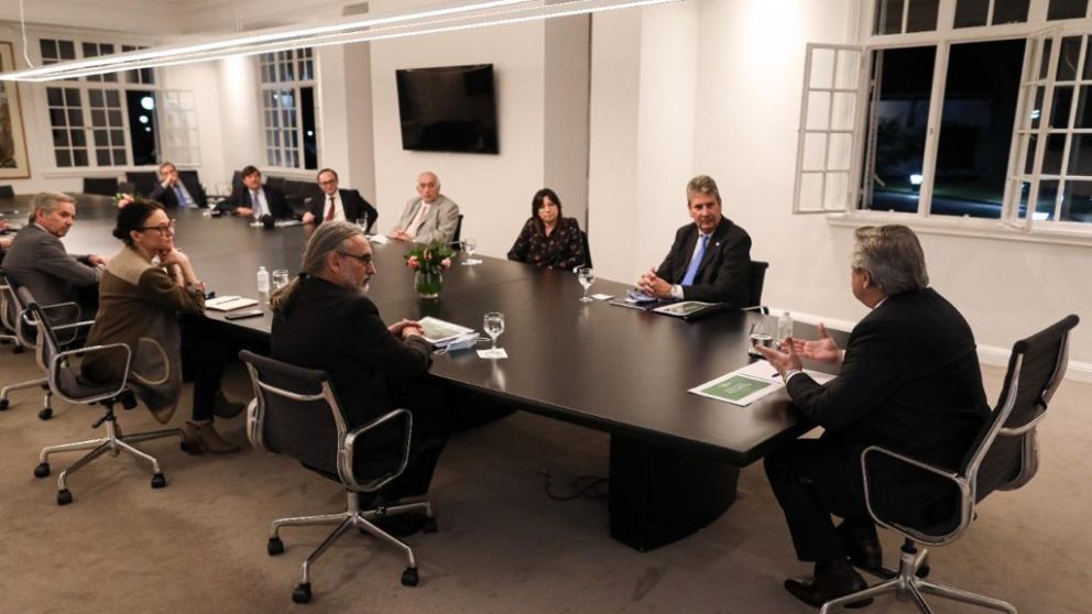 El presidente con los integrantes del Consejo Agroindustrial