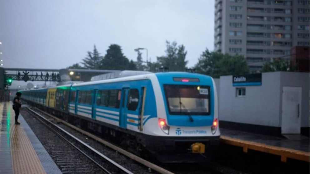 El tren Sarmiento mañana funcionará en hora pico