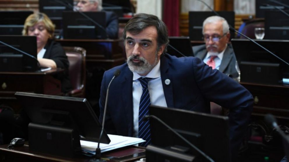 El Pro y la UCR proponen bajar el sueldo y las jubilaciones del sector público hasta 20% durante seis meses