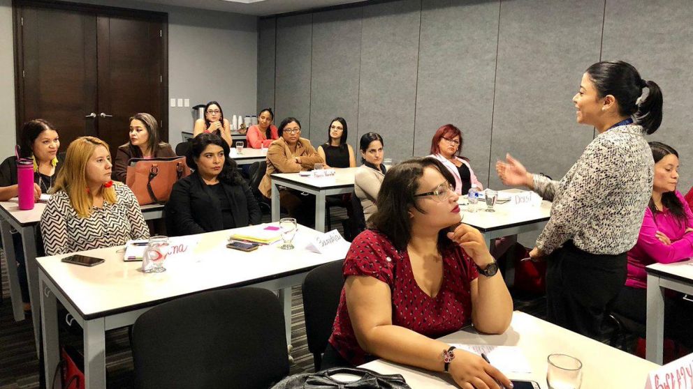 El comercio ayuda a cerrar la brecha salarial de género