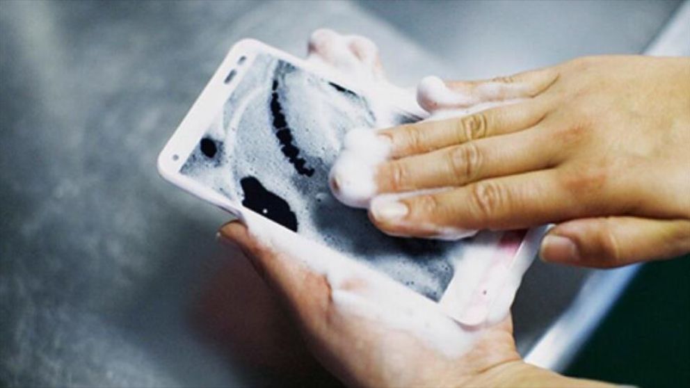Los celulares lavables podrían reducir el contagio de Covid-19