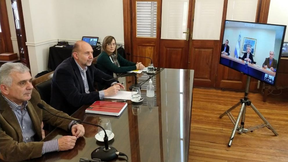 Perotti, durante la videoconferencia con el presidente Fernández