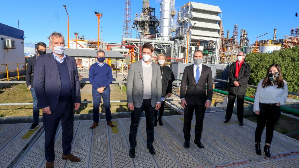 Salvarezza y Guzmán visitaron Y-TEC y renovaron la apuesta a la innovación de YPF