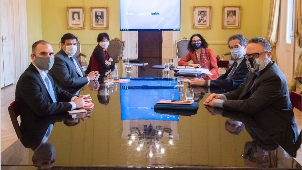 El Gabinete econ�mica coordina los programas en reuniones que rara vez cuenta con la presencia del Presidentee