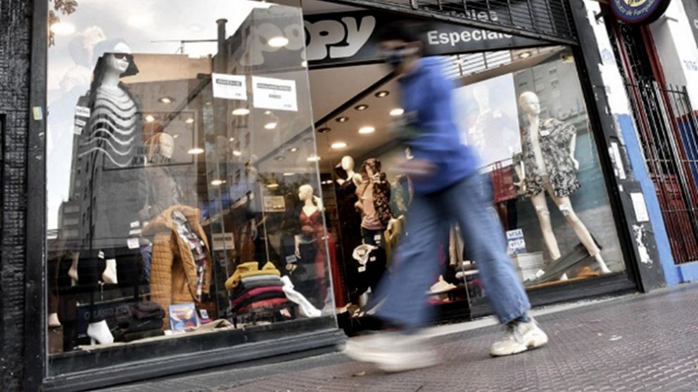 Los comercios de indumentaria y calzado reabrieron el miércoles en la Ciudad