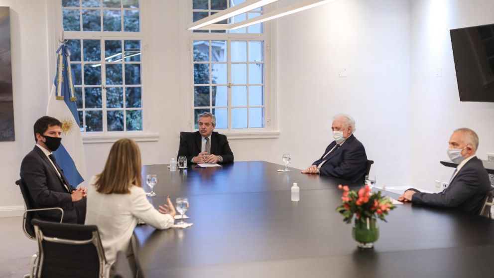 Alberto Fernández se reunió con representantes del laboratorio que promete una vacuna contra el coronavirus