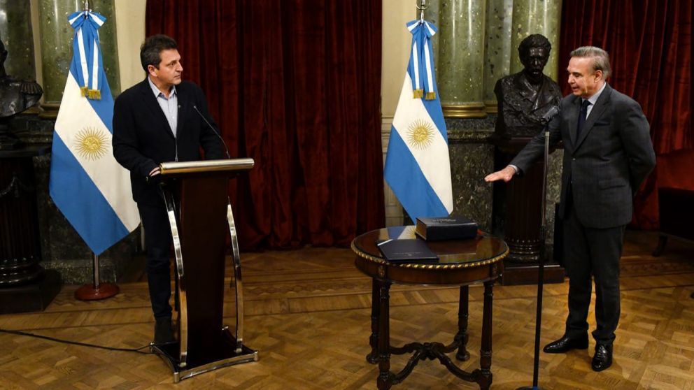Massa tomó juramento a Pichetto como auditor en la AGN