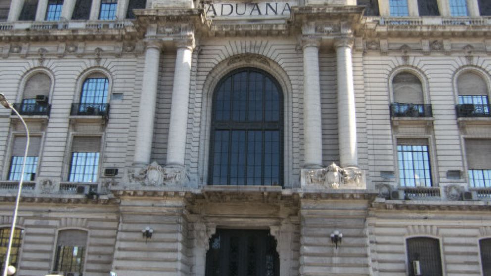 Por fuga y evasi�n, la Aduana reinstala valores de referencia