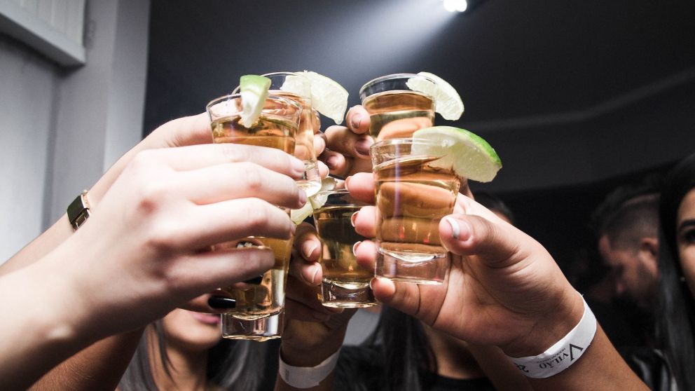 Las juntadas habituales podrían provocar contagios masivos de Covid-19