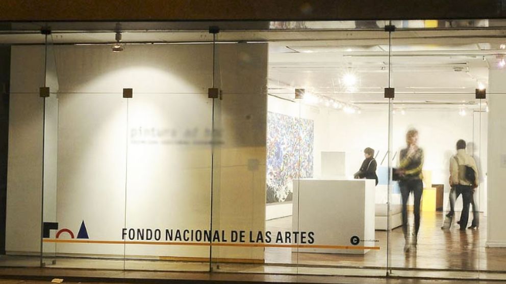 La beca fue lanzada conjuntamente por el Fondo Nacional de las Artes y el Ministerio de Cultura