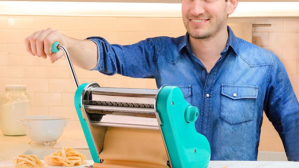 Jonathan Romero es bisnieto del fundador y con 33 años es el presidente de Pastalinda