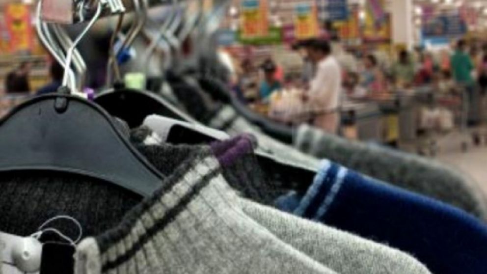 La venta de ropa en supermercados est� prohibida en algunos partidos del conurbano
