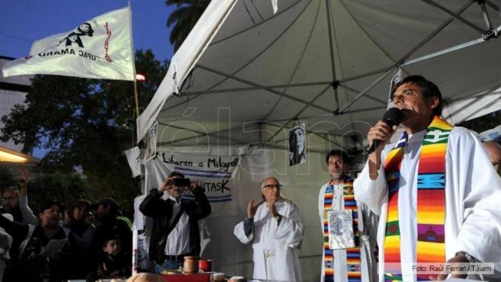 Curas en Opción por los Pobres salieron a apoyar al Gobierno ante los "embates" de la oposición