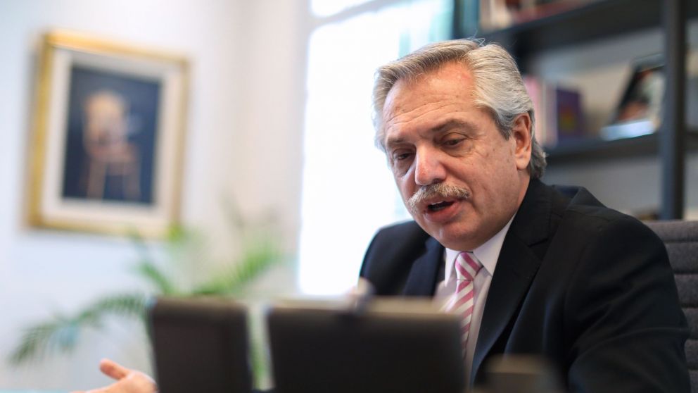 Alberto retoma agenda