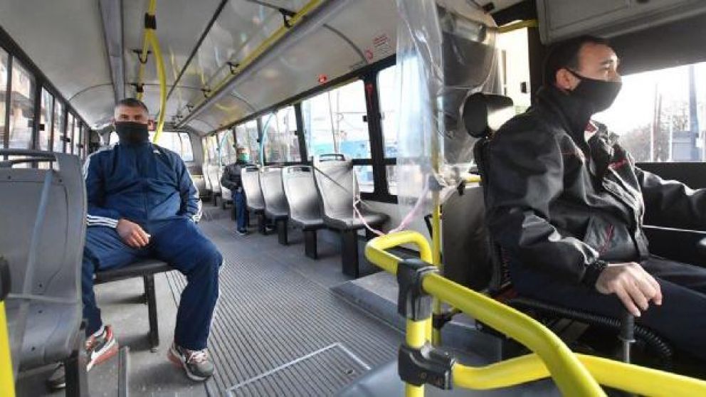 El promedio de viajes se redujo un 30% en los primeros días de cuarentena estricta