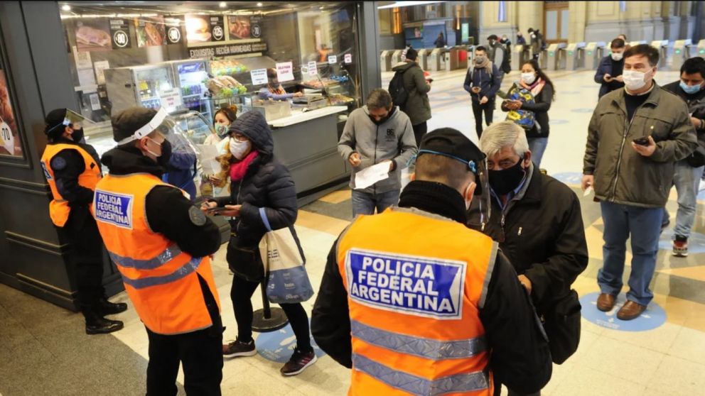 Desde este miércoles, se pone en marcha un nuevo esquema de cuarentena fase 1, con mayores restricciones en el AMBA