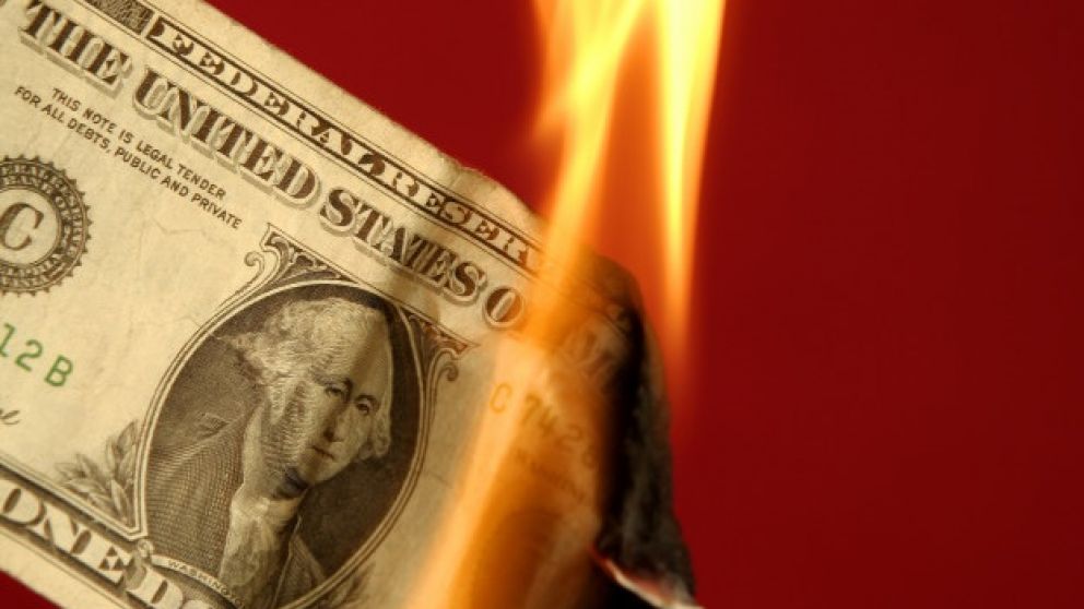 El dólar Conurbano se dispara a más de 140 pesos