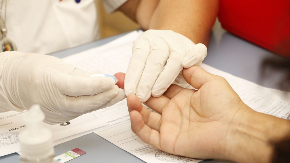 Los testeos de VIH se redujeron un 40% durante la cuarentena