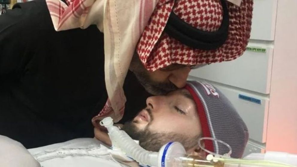 La historia del multimillonario príncipe árabe que lleva 15 años en coma