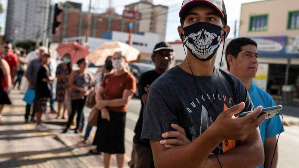 Unos 19 millones de brasileños perdieron su trabajo en mayo