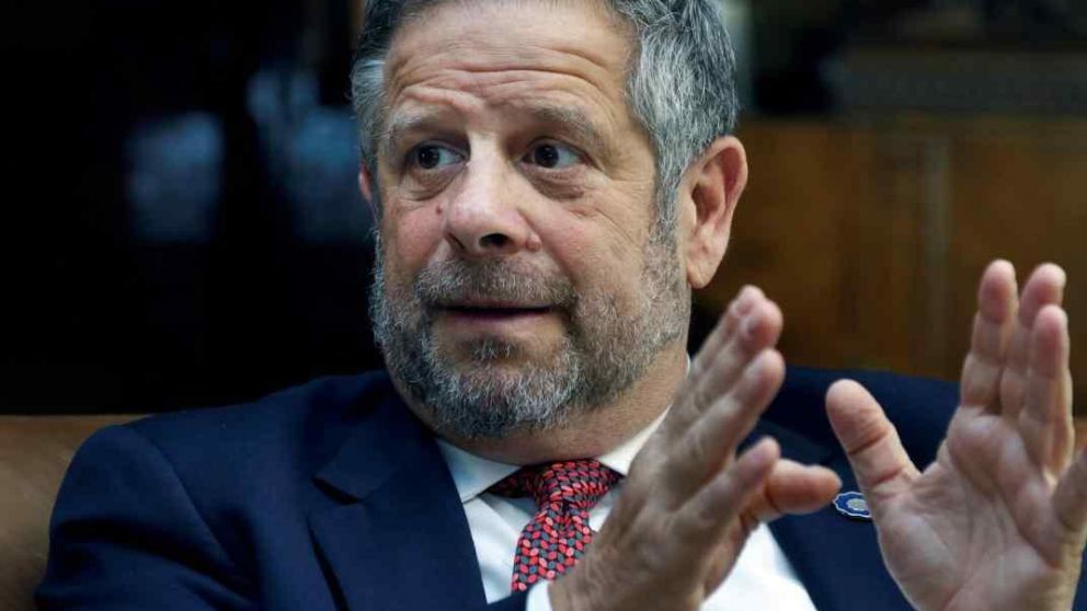 El ex secretario de Salud, Adolfo Rubinstein, será investigado por la asignación de más de 58 millones de pesos en favor de una licitación de 2018