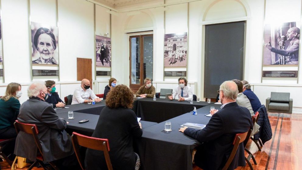Santiago Cafiero recibió a funcionarios porteños y bonaerenses en la Casa Rosada