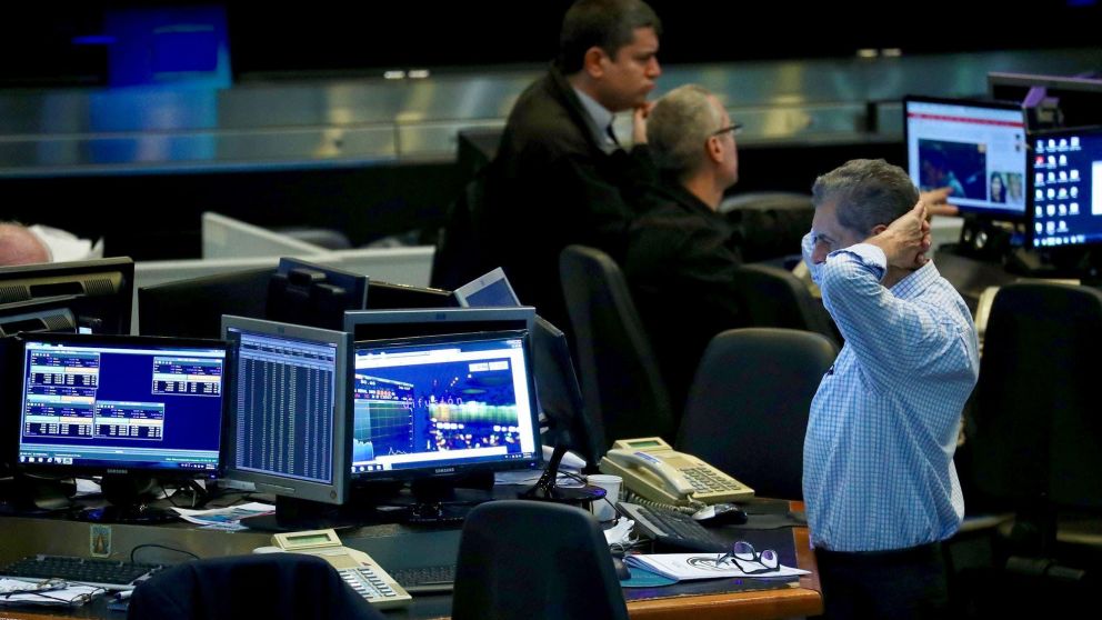 El riesgo vuelve a subir luego de la baja del miércoles