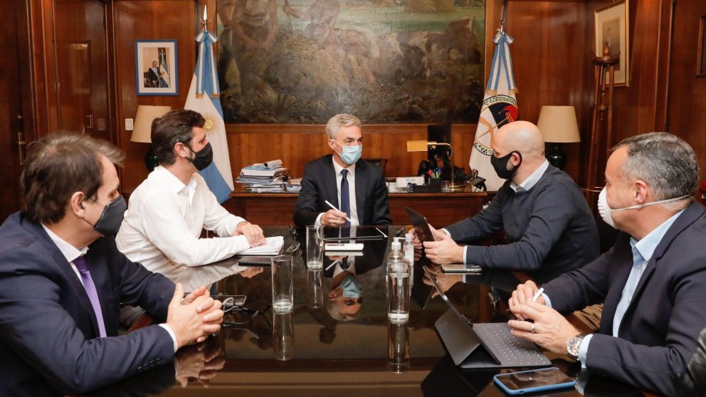 Gendarmería y Policía Federal controlarán permisos en los trenes