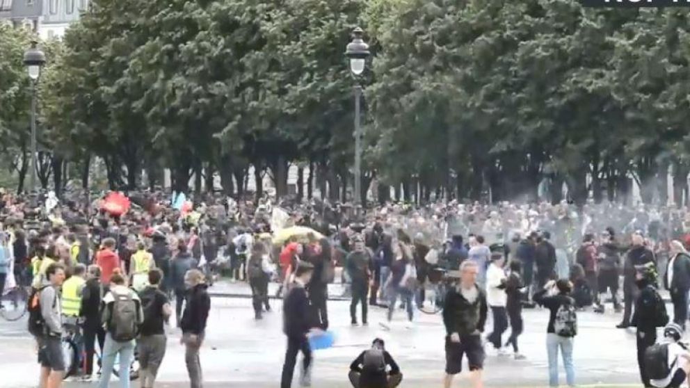 Disturbios en Francia en marchas de personal sanitario