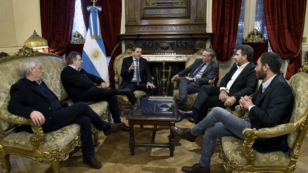 La oposición se reunió con Massa