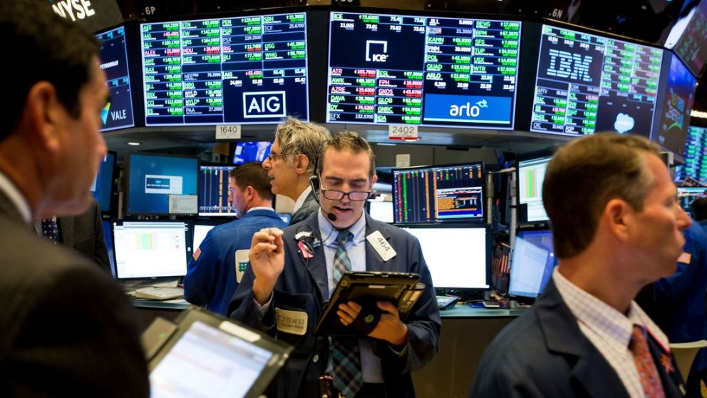 El riesgo país vuelve a retroceder tras escalar en la apertura de los mercados, se sitúa en 2.145 puntos