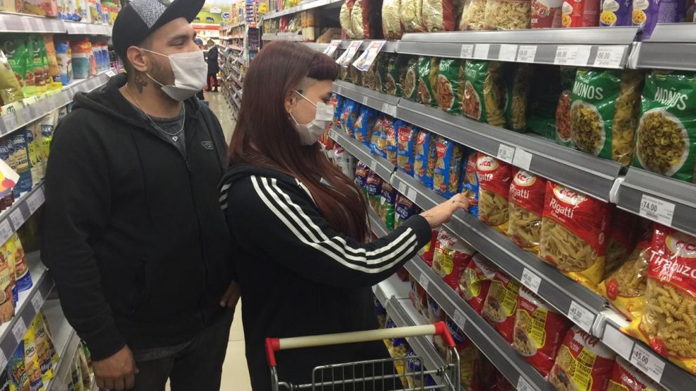 Los supermercados deben mantener los productos de la canasta básica en los valores que tenían el 6 de marzo