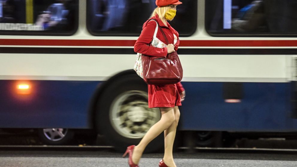 Cuál es la diferencia entre "distanciamiento" y "aislamiento" social